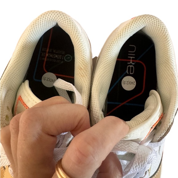 EUC Nike Dunk Low SE “If Lost Return To” Dunks - 5.5 M / 7.5 W - with Box - Picture 7 of 13